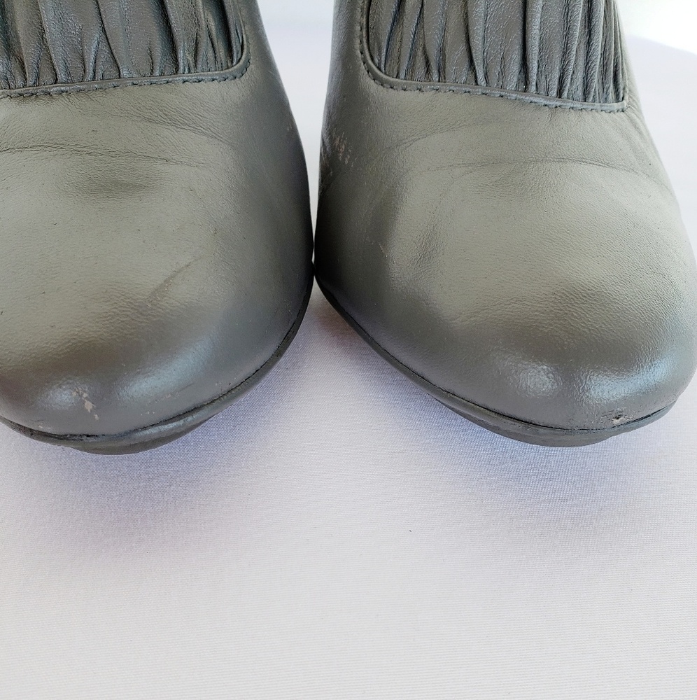 Coach Ruched Grey Pumps - Picture 7 of 8